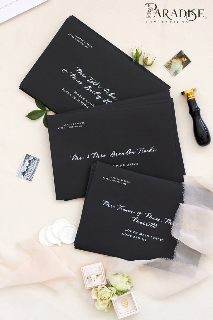 Just Print Black And White Dots Blank Invitations With Envelopes